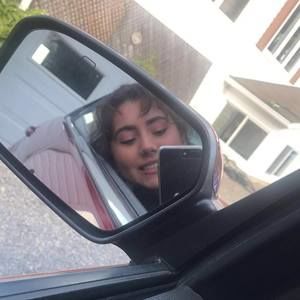 Meet your Posher, Chloe